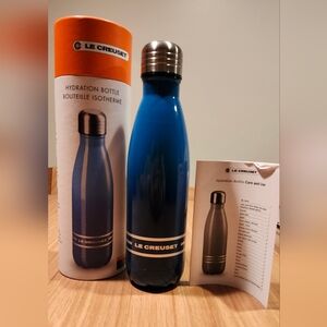 Brand NEW Le Creuset Vibrant Blue Hydration Bottle